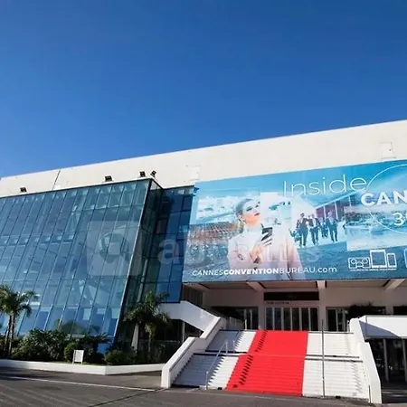 Charme Et Elégance - 2 Pièces - 200m Palais - Félix Faure - Vieux Port&plages * Cannes
